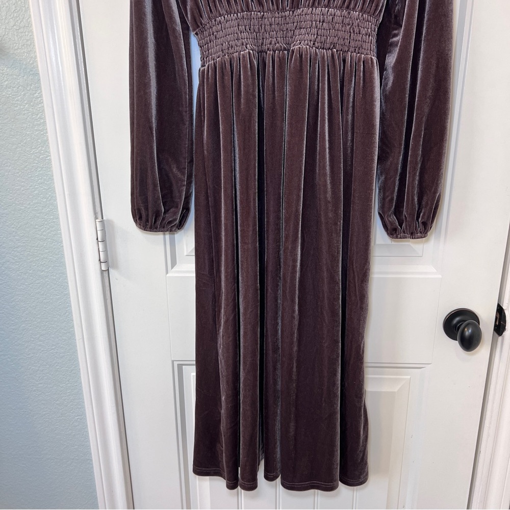 SHEIN Deep Brown Velvet Long Sleeve Women’s XS Dress Empire Waist V Neck - Picture 8 of 16